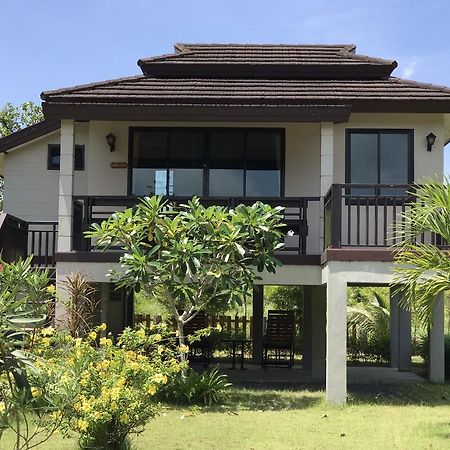 The Hip Resort @ Khao Lak Bang Sak Екстериор снимка