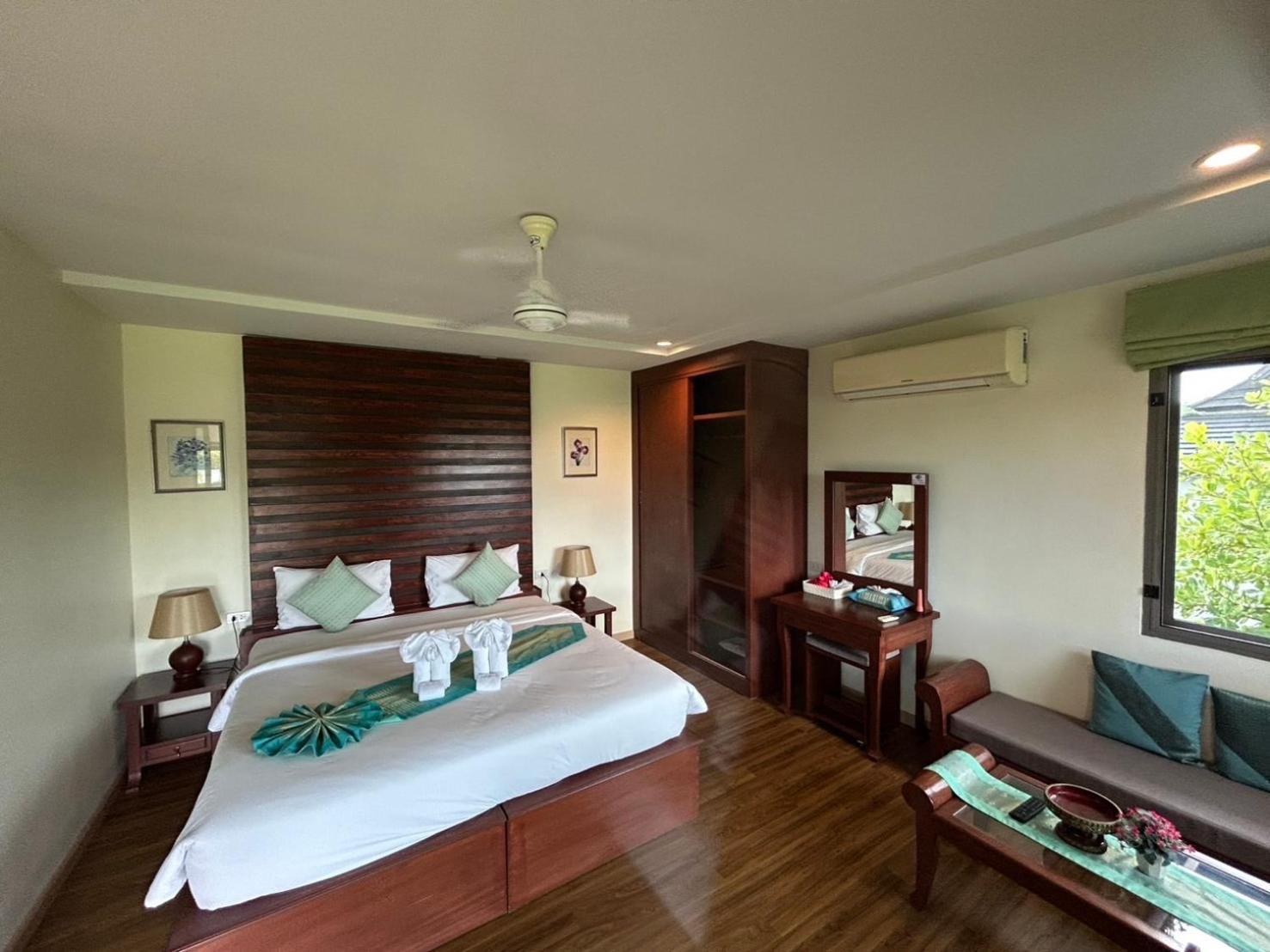 The Hip Resort @ Khao Lak Bang Sak Екстериор снимка