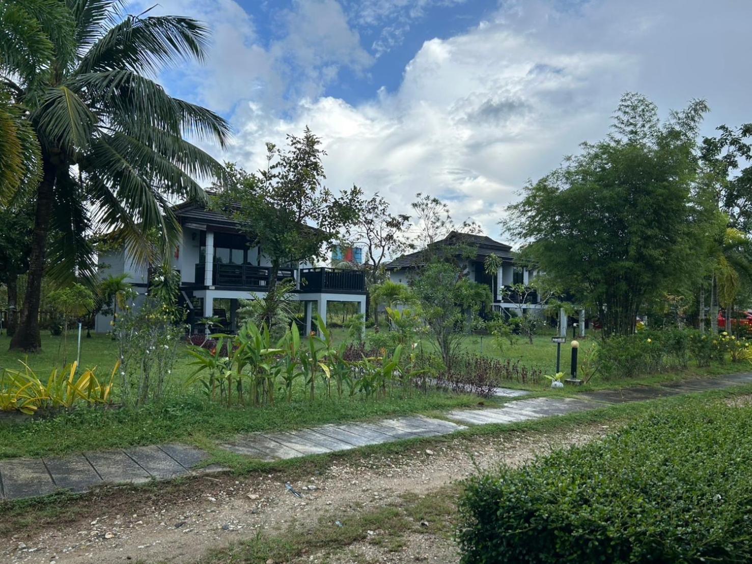 The Hip Resort @ Khao Lak Bang Sak Екстериор снимка