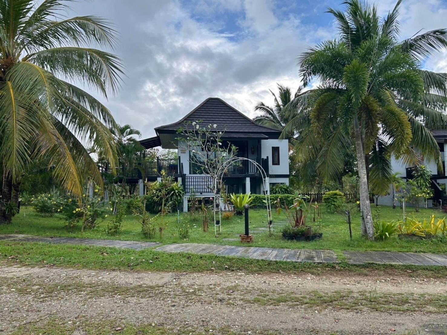 The Hip Resort @ Khao Lak Bang Sak Екстериор снимка