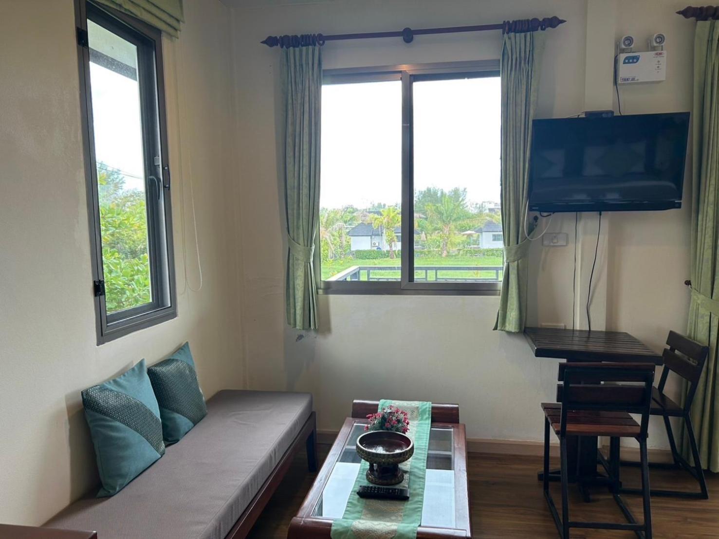 The Hip Resort @ Khao Lak Bang Sak Екстериор снимка