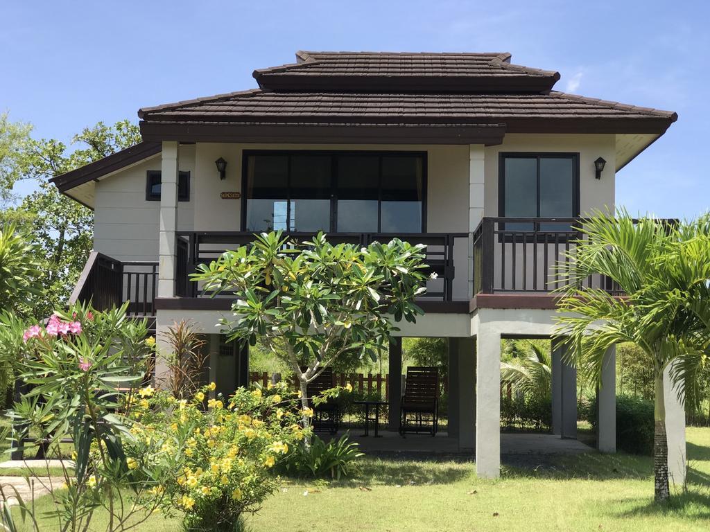 The Hip Resort @ Khao Lak Bang Sak Екстериор снимка