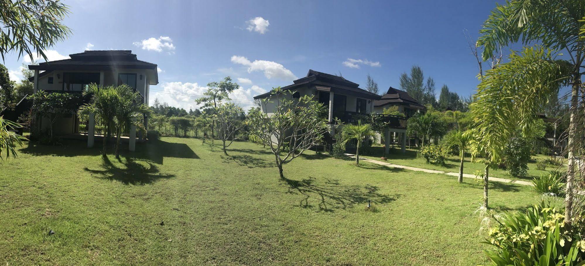 The Hip Resort @ Khao Lak Bang Sak Екстериор снимка