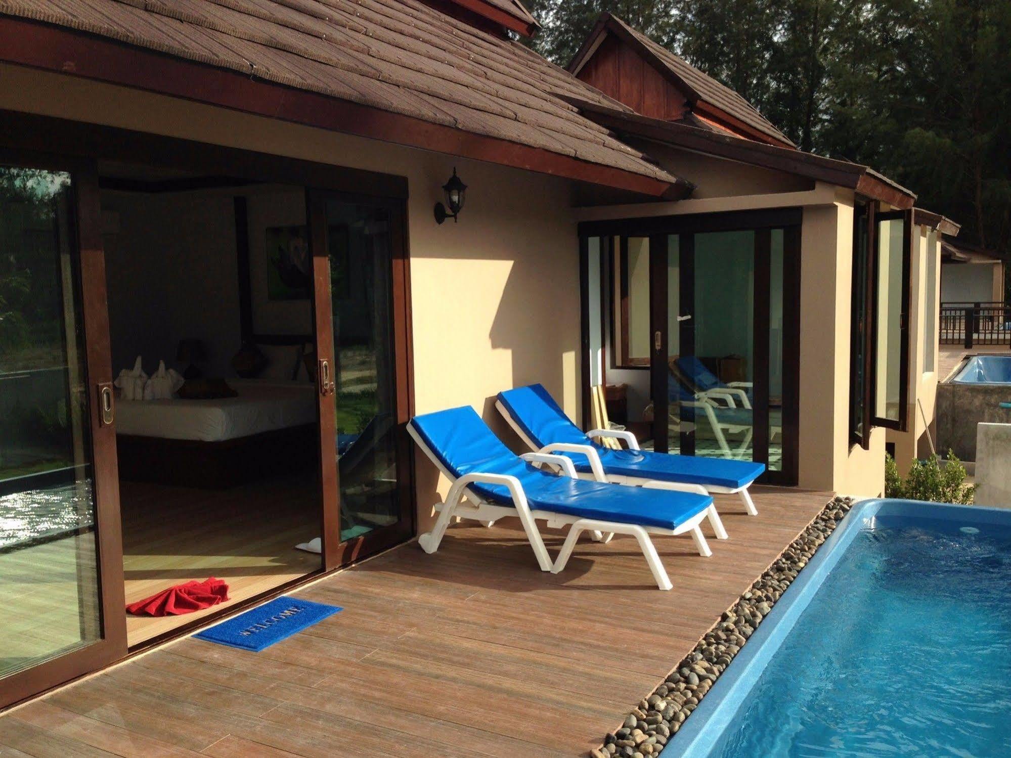 The Hip Resort @ Khao Lak Bang Sak Екстериор снимка