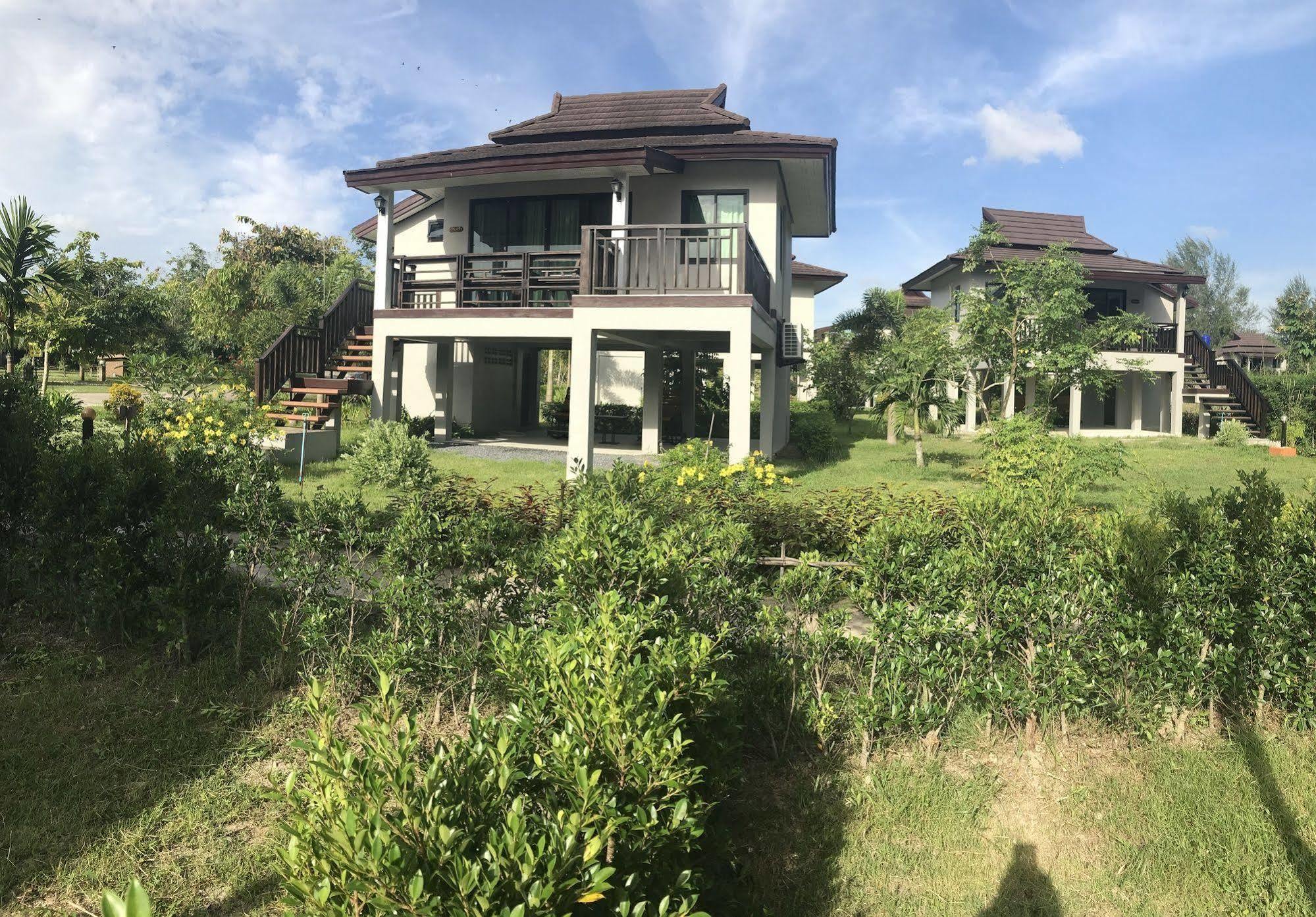 The Hip Resort @ Khao Lak Bang Sak Екстериор снимка