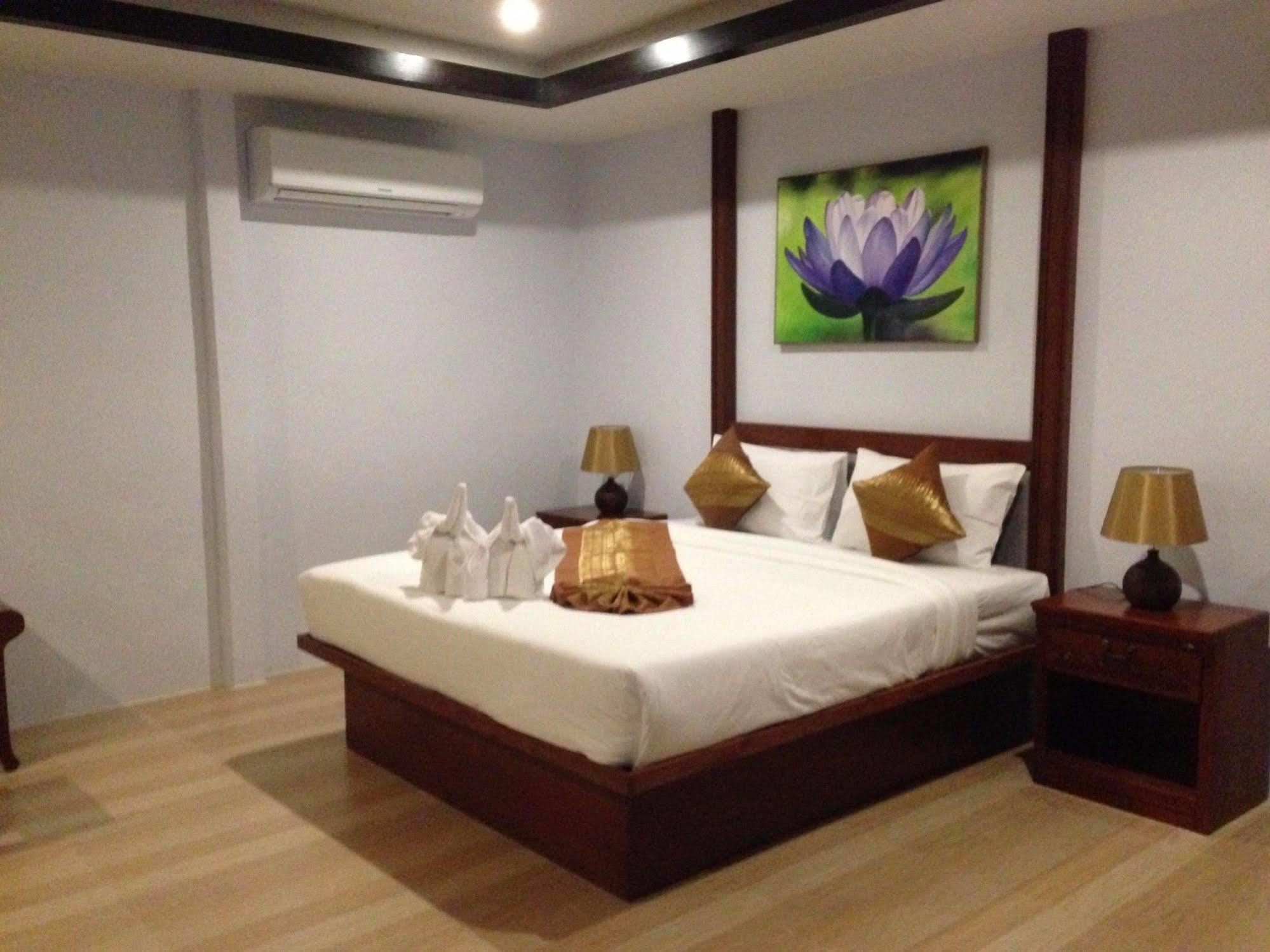 The Hip Resort @ Khao Lak Bang Sak Екстериор снимка